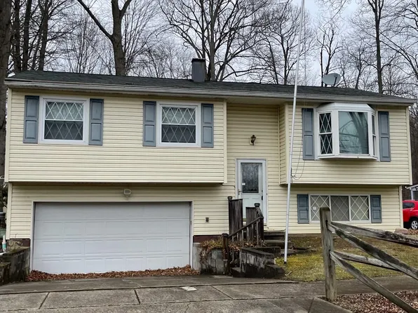 1039 Woodglen Ave, Newton Falls, OH 44444