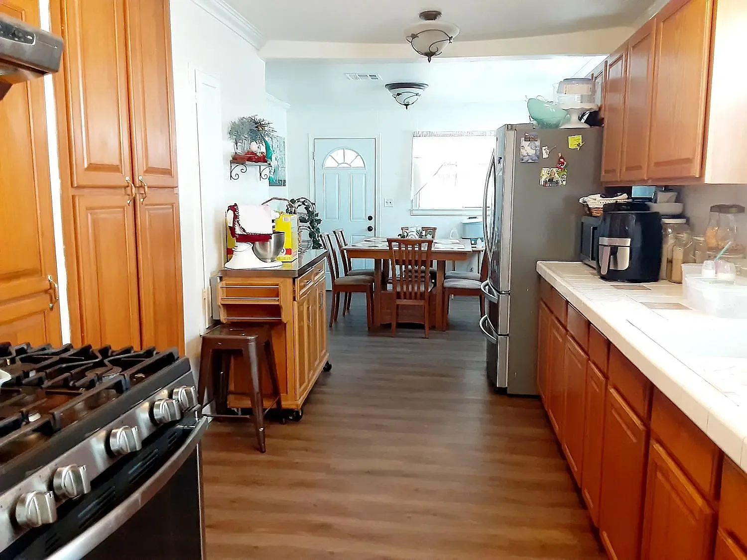 3 bed, 1074 sqft, $2,470 — Photo 4