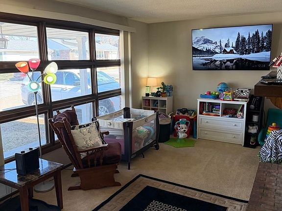 3rd image of 1820 Amber Ave