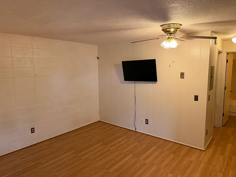 1350 Charnelton St #5 — Photo 2
