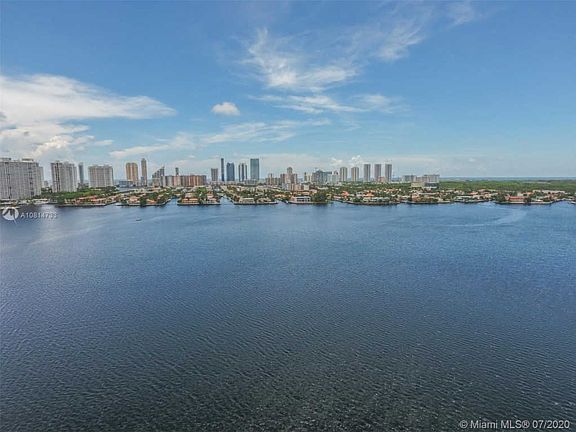 3rd image of 17301 Biscayne Blvd APT 2004