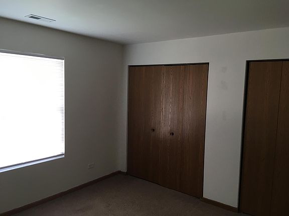 5th image of 300 W Hill St