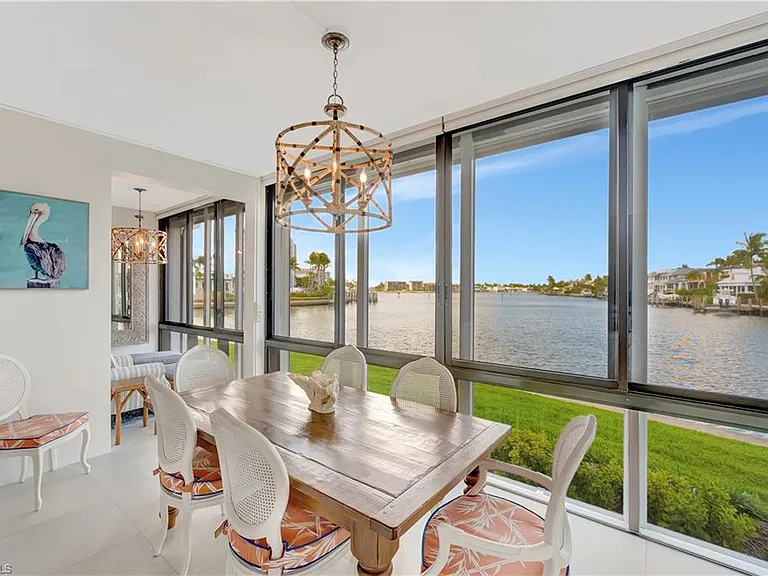 2258 Gulf Shore Blvd N #O1 — Photo 6