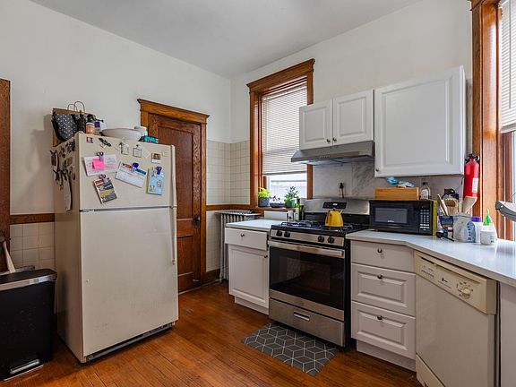 5th image of 3326 N Clark St APT 3R