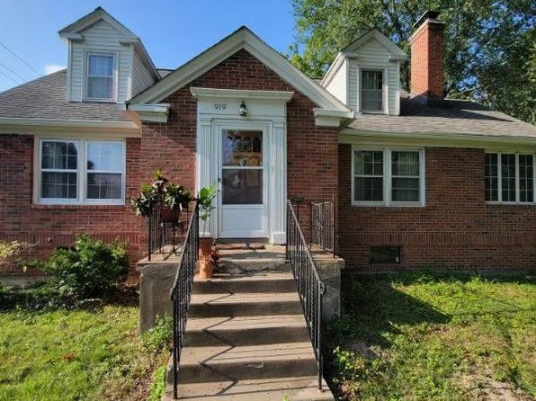 919 W Stewart Rd