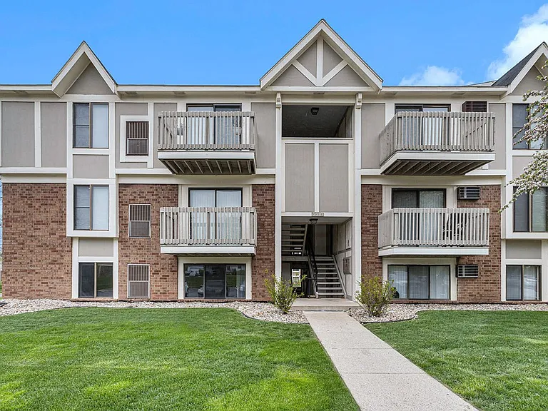 Normandy Village Apartments — Photo 38