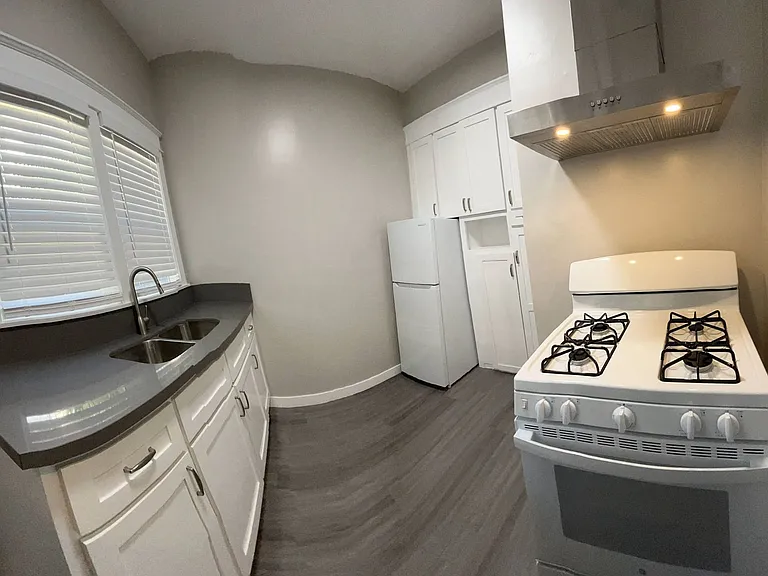 443 Orange Ave Long Beach, Ca 90802 — Photo 5