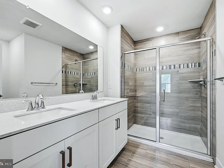 933 Anvil Ct — Photo 16