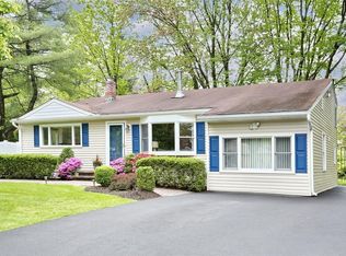 69 Rennert Ln, Bardonia, NY 10954