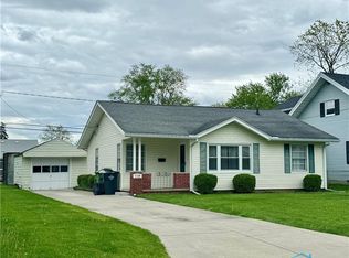 1136 Scott St, Maumee, OH 43537