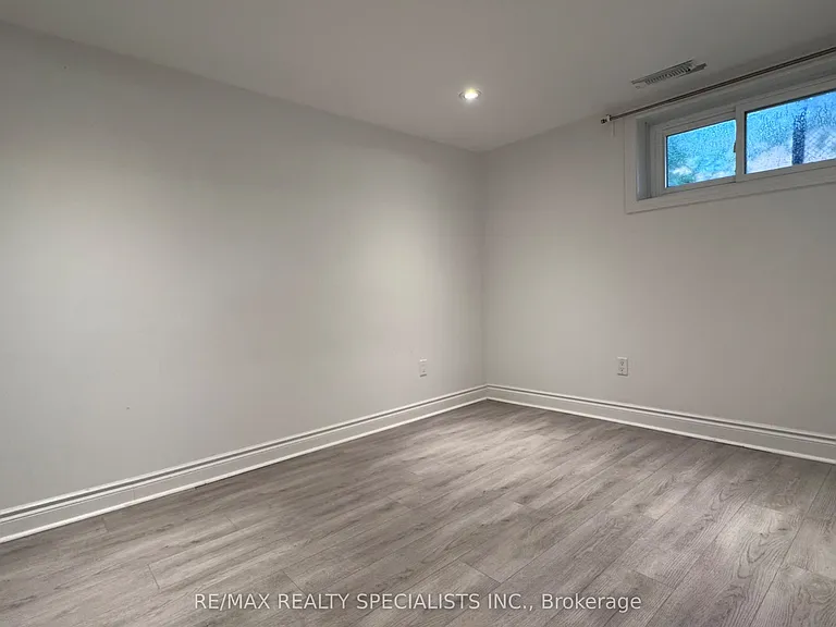 131 Searle Ave #BASEMENT — Photo 19