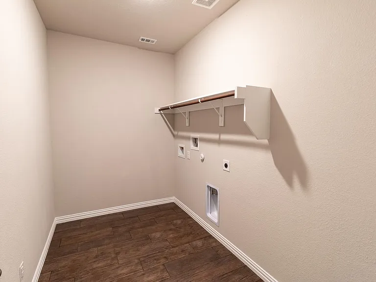 507 Reatta Dr — Photo 8
