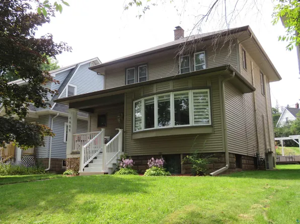 4609 W 8th St, Duluth, MN 55807