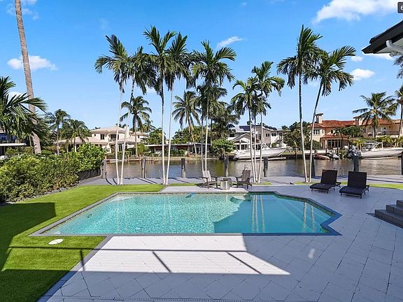 3rd image of 2525 Sea Island Drive