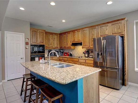 5th image of 1919 Creek Bend Dr