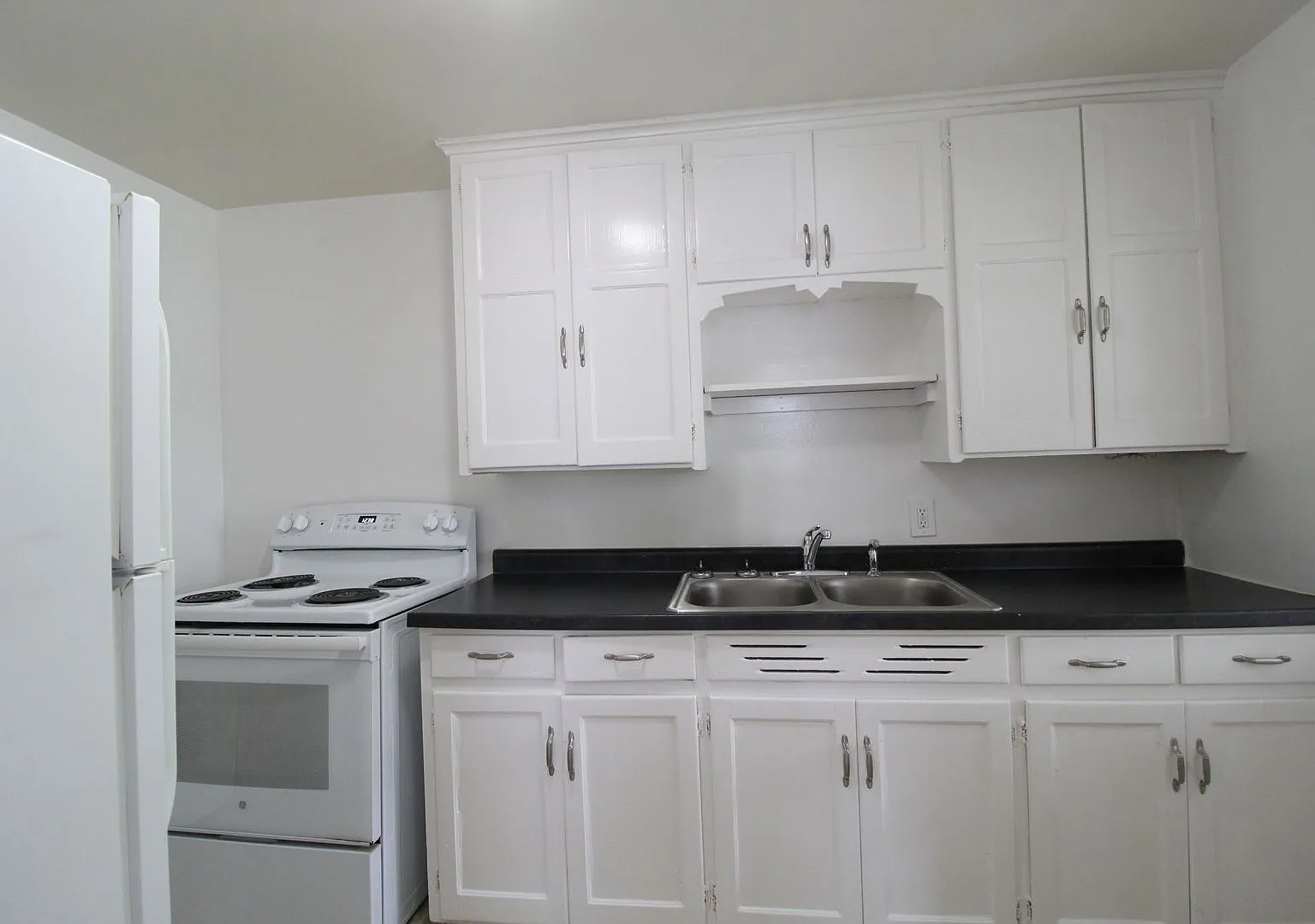 1 Bedroom 1 Bath Duplex in Navy Hill Area in Olathe — Photo 4