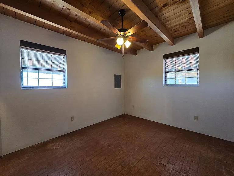 27633 W Frontage Rd — Photo 10
