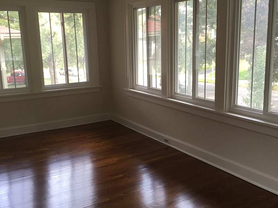 sunroom with lots of windows