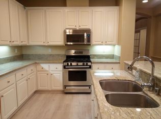 26 Crescent City, Irvine, CA 92602