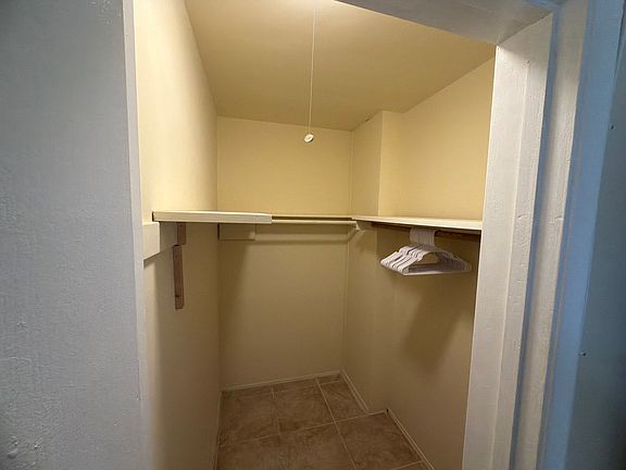 3rd image of 10219 Darby Ave APT 5
