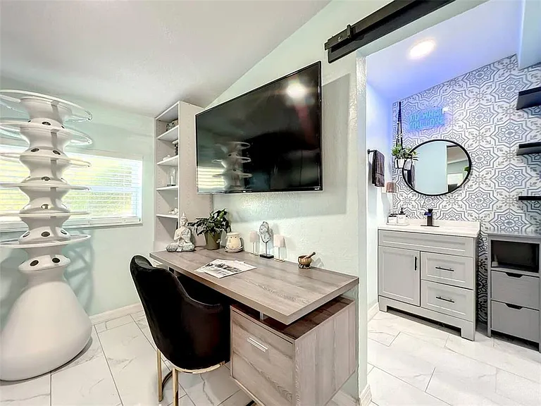1245 Catalpa Dr #4 — Photo 7
