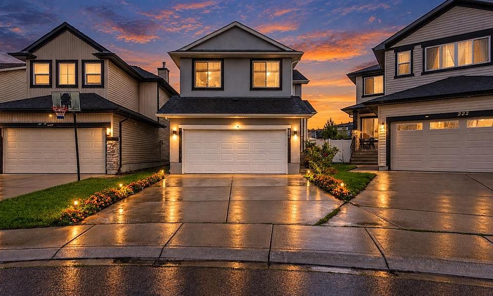 1st image of 226 Saddlecrest Close W
