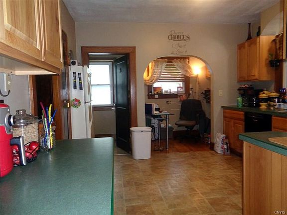 3rd image of 20 Cedar St