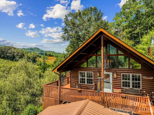 49 Pinnacle Rd, Burnsville, NC 28714