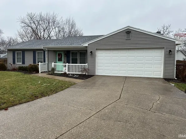 8018 Wayward Ct, Fort Wayne, IN 46815