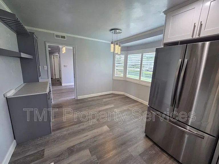 9 W Robinhood Dr — Photo 13