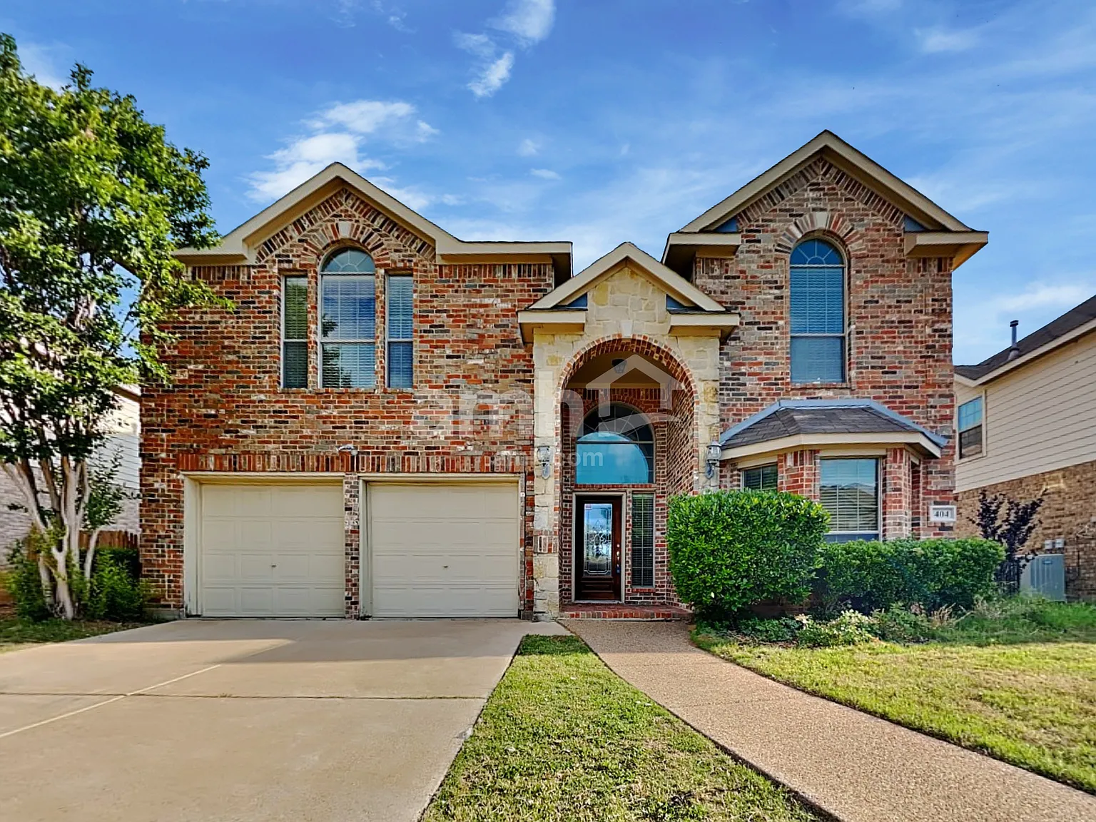4 bed, 2.5 bath, 3700 sqft, $3,140 — Photo 1