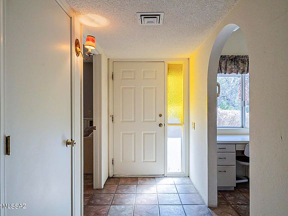 5th image of 921 S Clara Vista Cir
