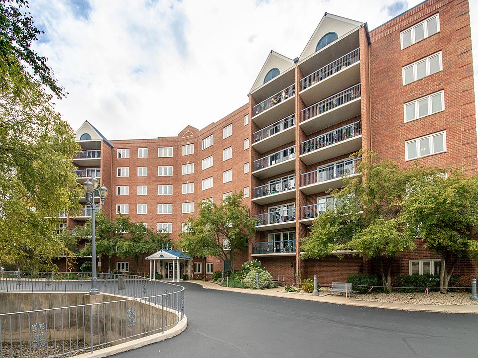 1st image of 7120 N Milwaukee Ave APT 306