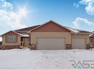 2209 S Canyon Ave, Sioux Falls, SD 57110