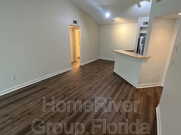 3rd image of 4536 Commander Dr APT 1535