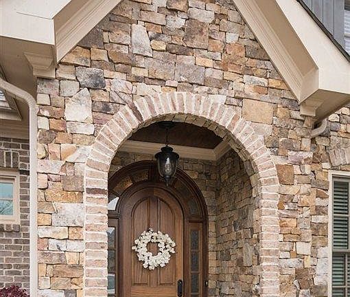 2nd image of 15 Angel Oak Ct