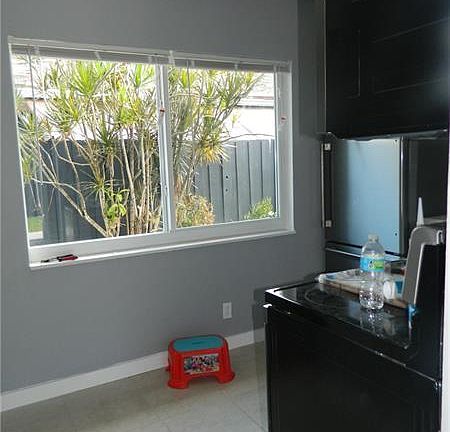 5th image of 3860 NE 10th Ave