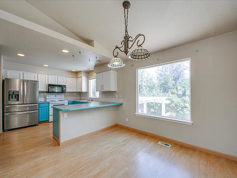 1802 N Heath Ave — Photo 7