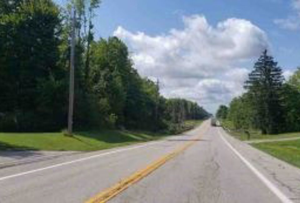 Exterior Neighborhood (street photo)