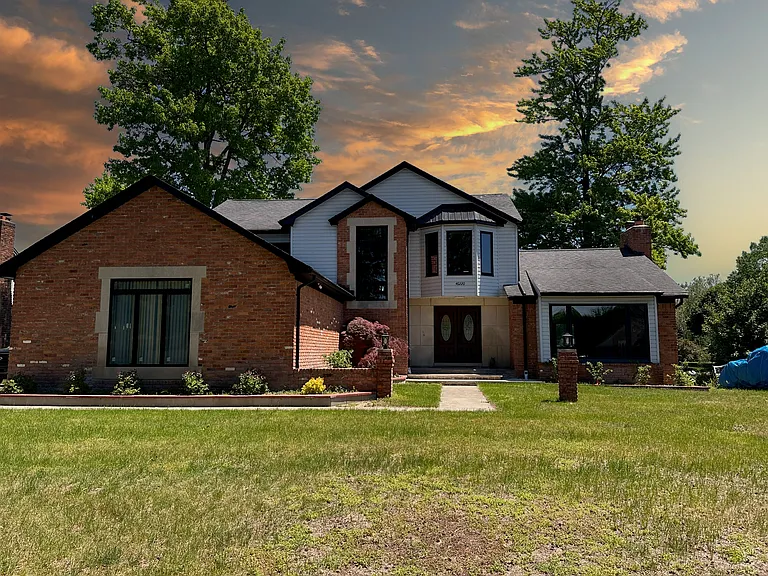 46220 Gulliver Dr — Photo 2