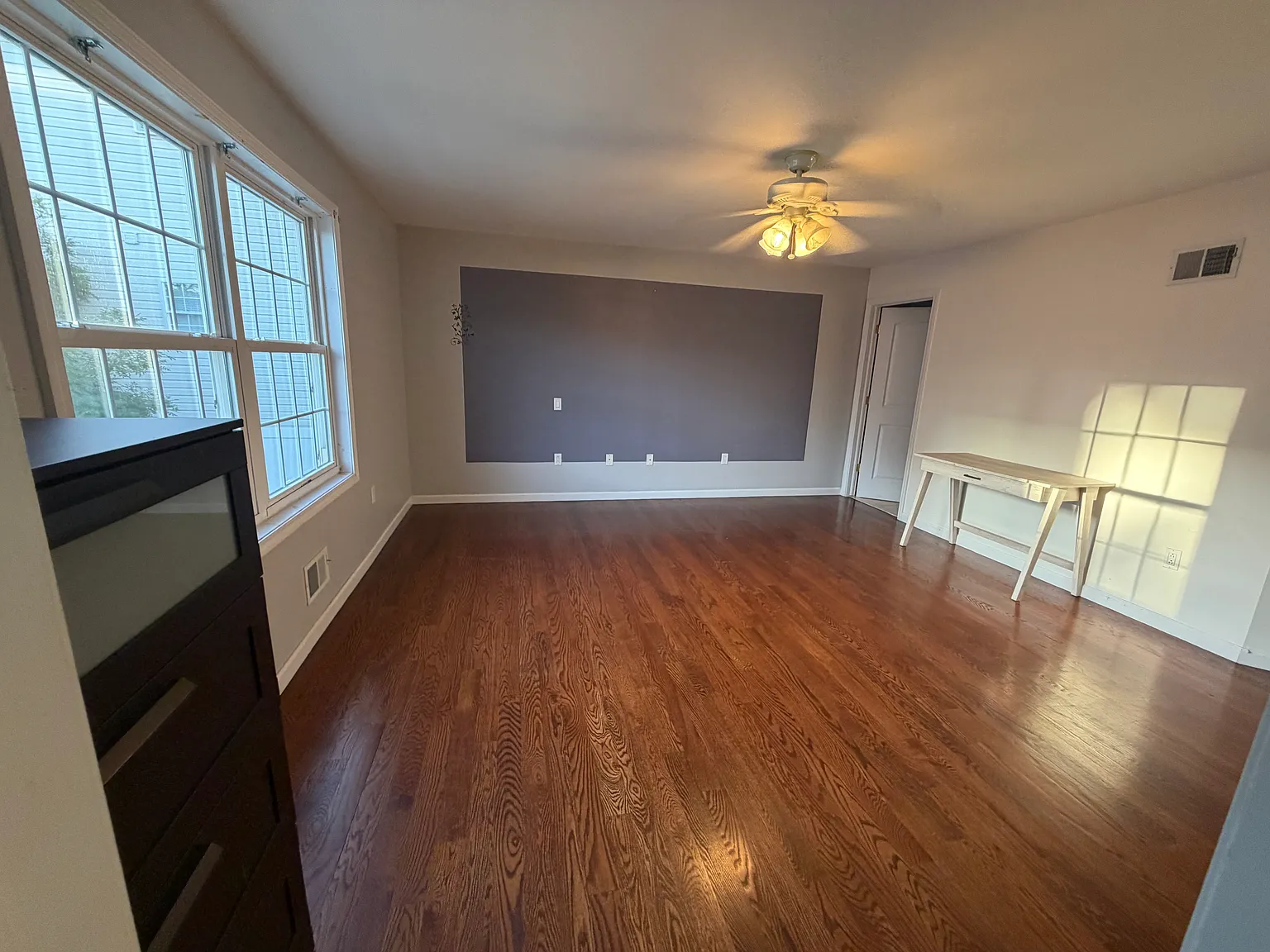 1 bed, 3670 sqft, $1,350 — Photo 1