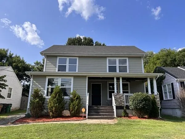 809 Maplewood Pl — Photo 2