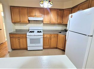 22-35 38th St #3A, Astoria, NY 11105