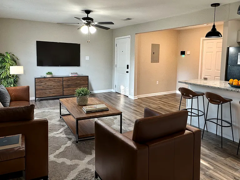 Ingleside Gardens Apartments — Photo 15