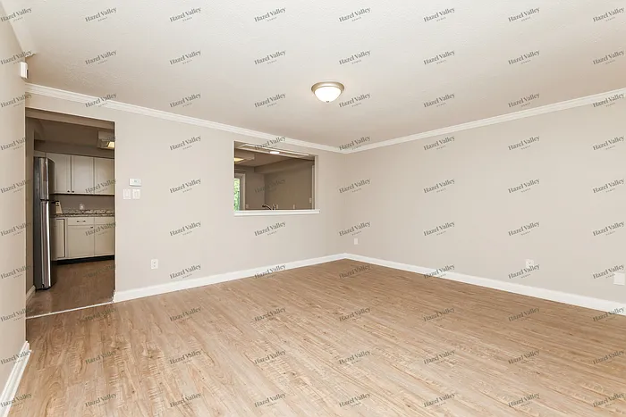 189 Woburn Farm Cir — Photo 4