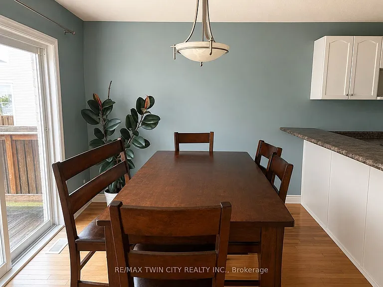 72 Newcastle Dr — Photo 10