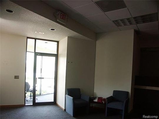 3rd image of 2986 W Walton Blvd