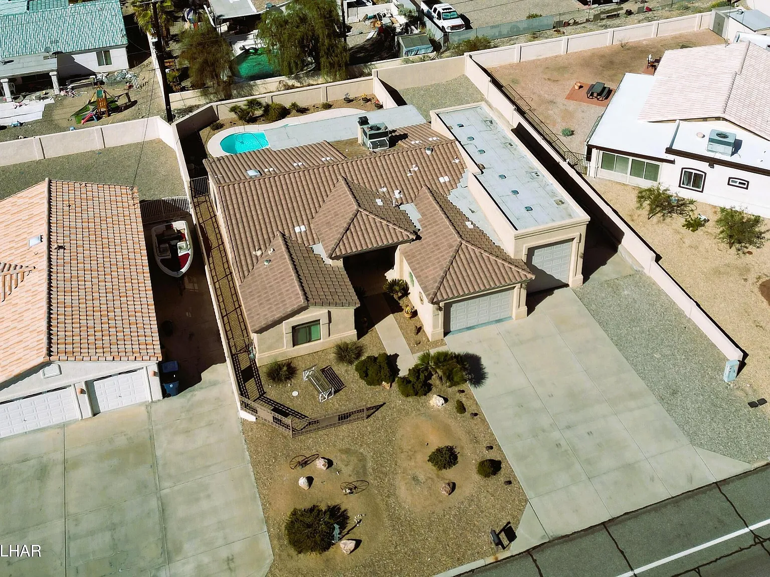 3 bed, 2.0 bath, 1931 sqft, $3,000 — Photo 3