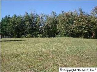 427 Meadow Winds Cir NE, Huntsville, AL 35811