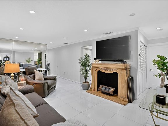 4th image of 2050 SW 122nd Ave APT 21